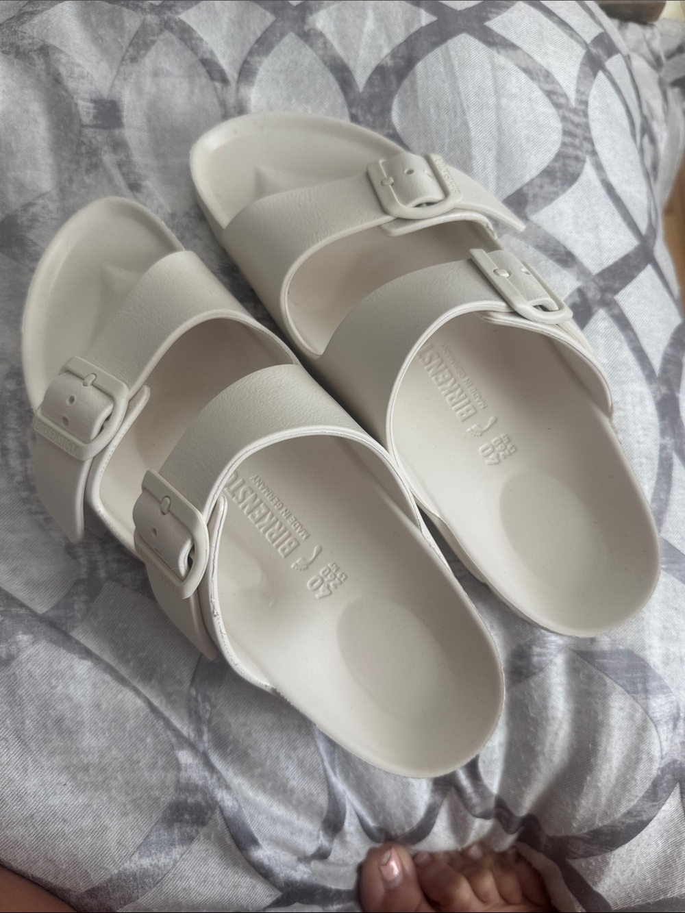 Women’s Birkenstock Arizona Essentials size 40 NWOT